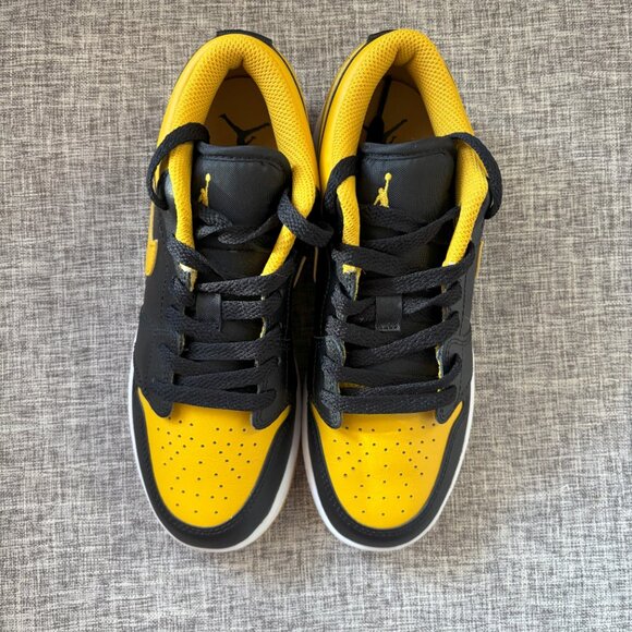 Jordan 1 Low Yellow/Black Ochre (GS) 553560-072 - Picture 7 of 8
